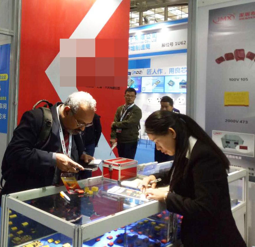 cbb電容廠家-業(yè)務員接待國外客戶 cbb電容廠家-業(yè)務員接待國外客戶