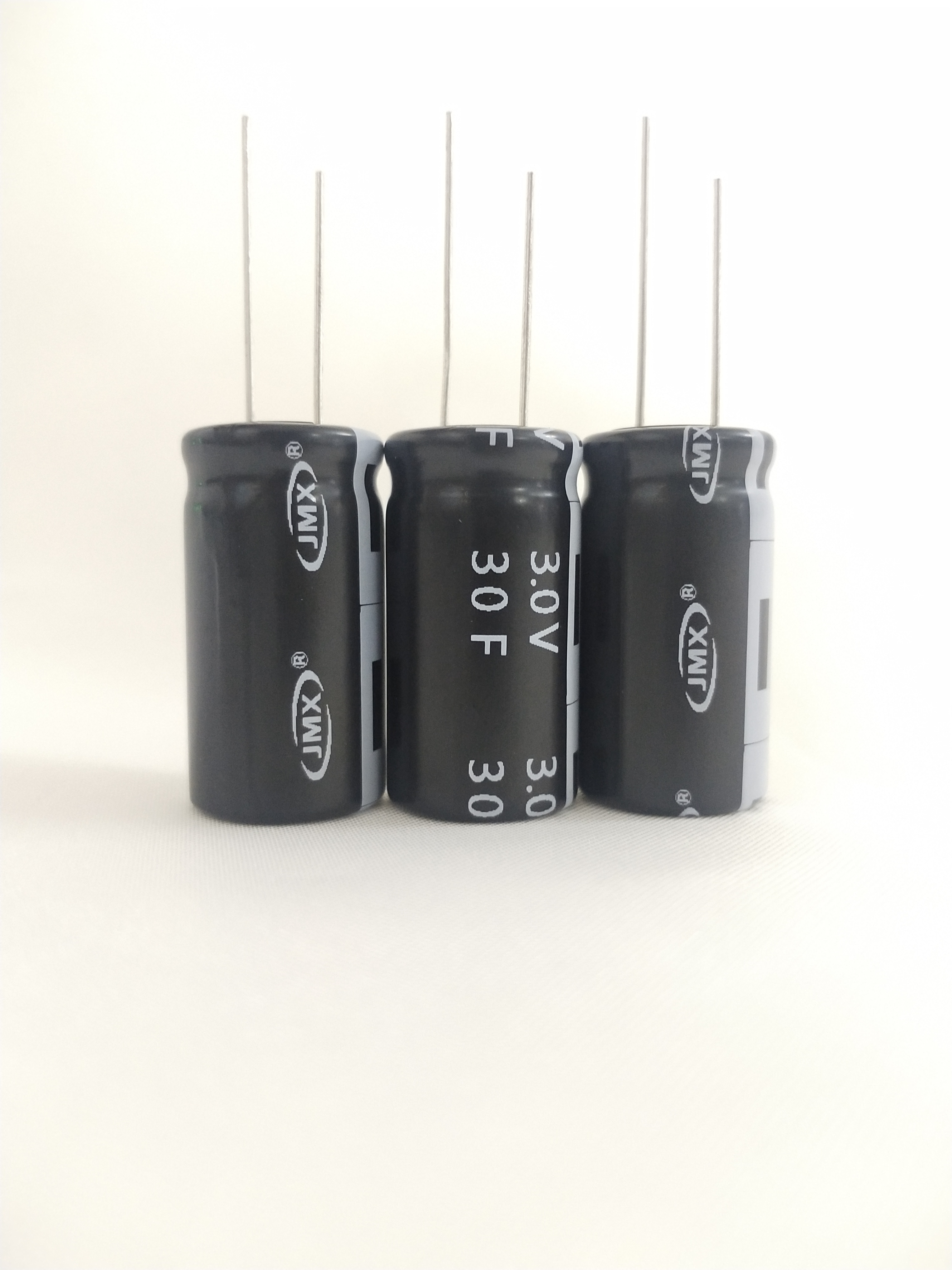 超級(jí)電容器 超級(jí)電容器